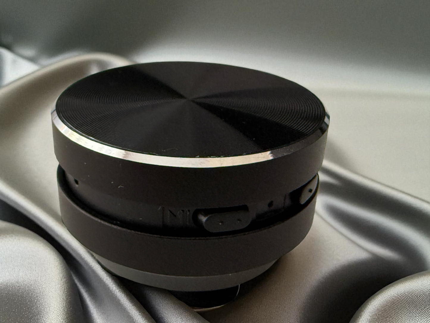 AirVibe 🎵✨ – Hummingbird-Style Bone Conduction Speaker