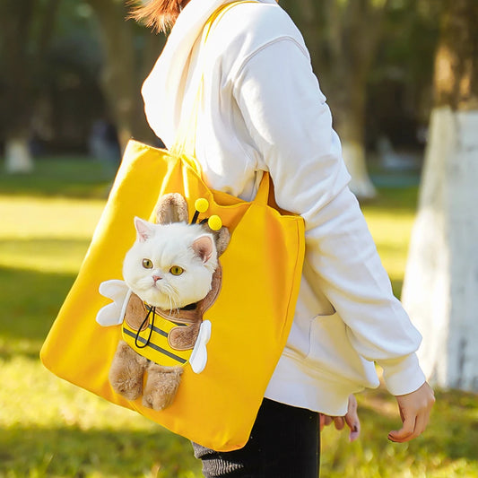 FurFlyer Pet Tote 🐾🎒 – Carry your pet with ease and style.